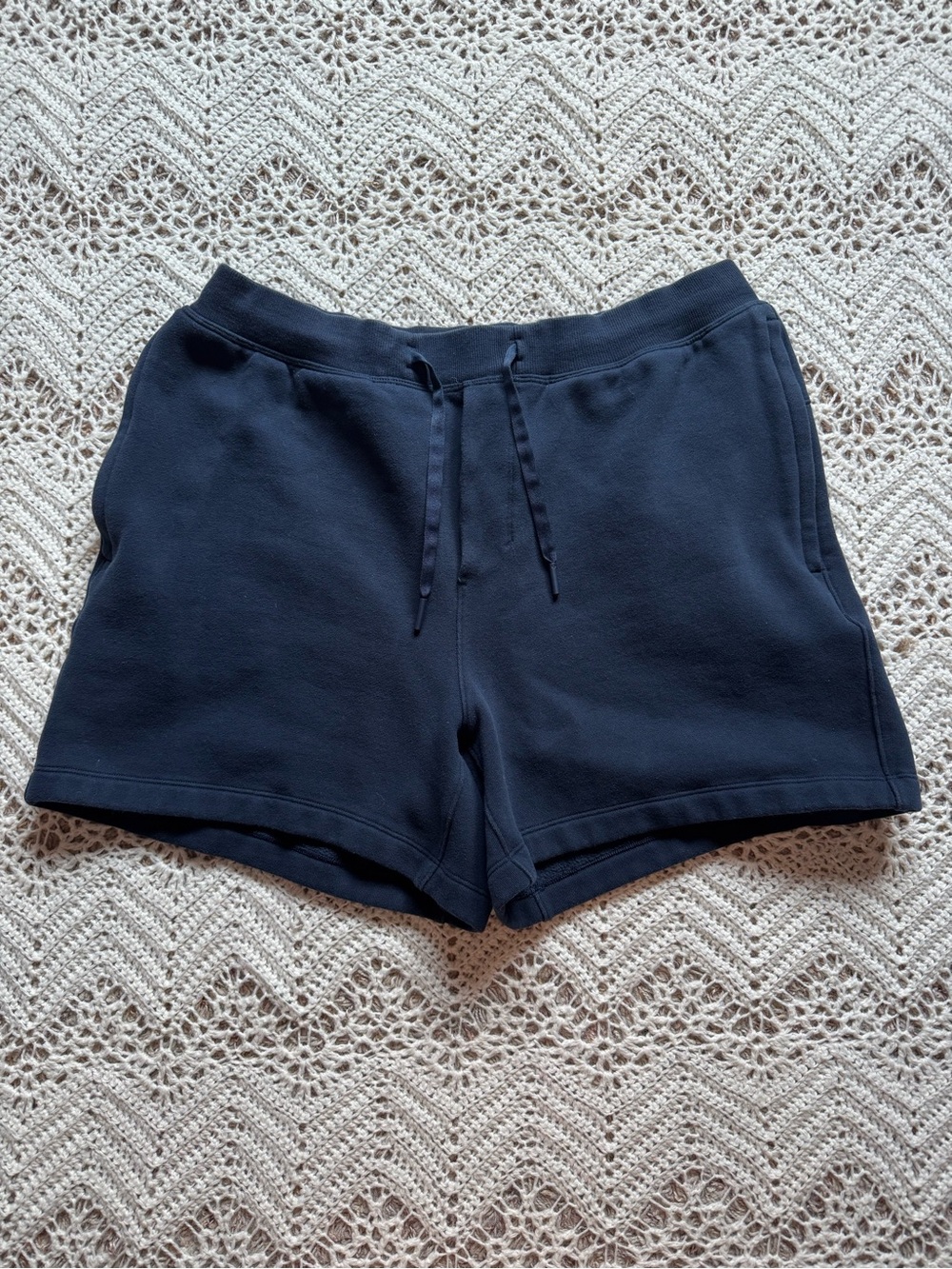 Lululemon Men’s Navy Large Sweat-shorts Pockets Active Wear Ties Lulu Shorts